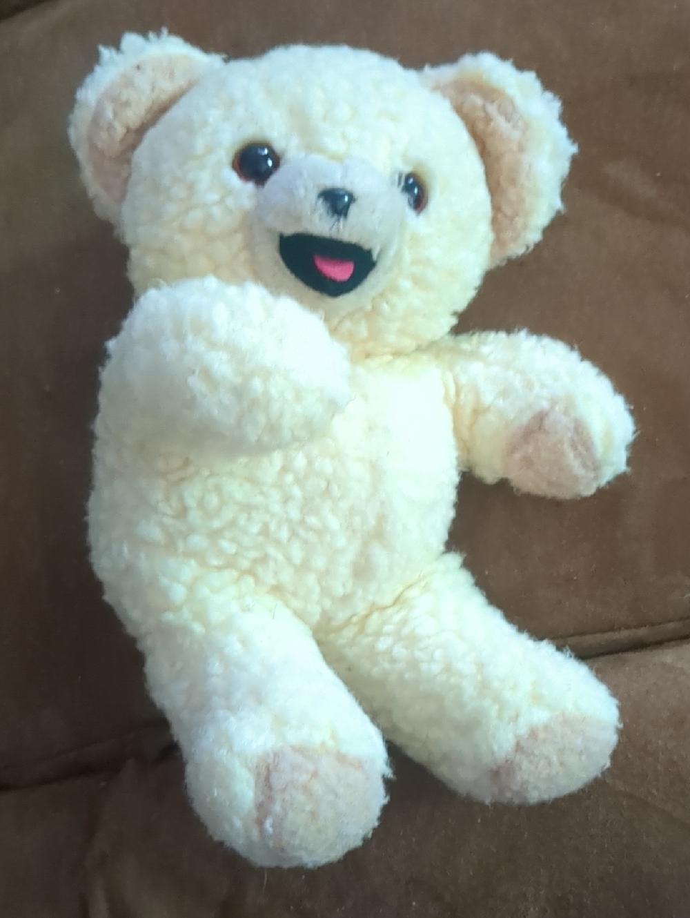 Vintage 1997 Snuggle Bear!  Lever Brothers Plush Cream Teddy Bear Collectible